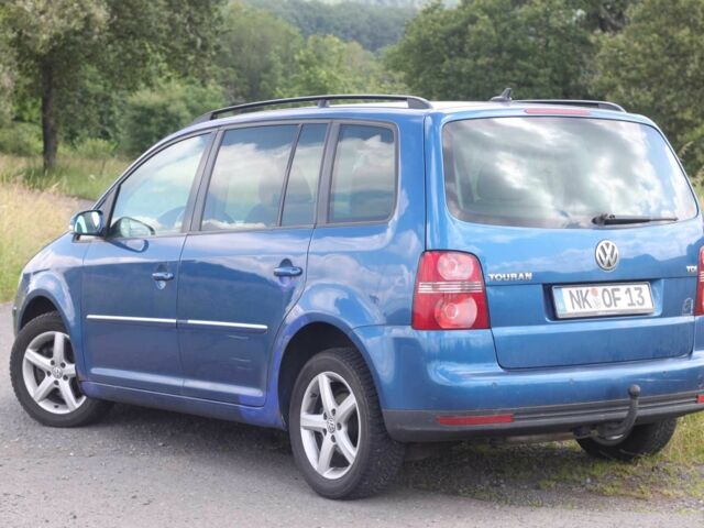 Синий Фольксваген Туран, объемом двигателя 1.9 л и пробегом 381 тыс. км за 2328 $, фото 8 на Automoto.ua