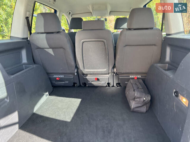 Синий Фольксваген Туран, объемом двигателя 1.4 л и пробегом 260 тыс. км за 6750 $, фото 61 на Automoto.ua