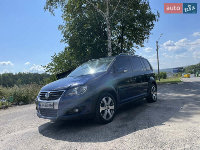 Синий Фольксваген Туран, объемом двигателя 1.97 л и пробегом 320 тыс. км за 8800 $, фото 9 на Automoto.ua