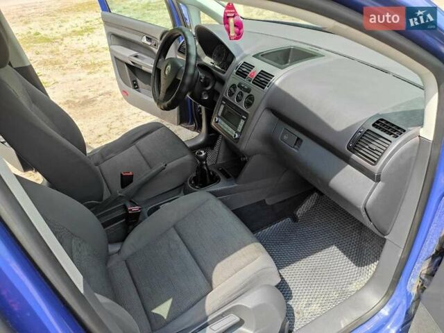 Синий Фольксваген Туран, объемом двигателя 1.6 л и пробегом 267 тыс. км за 6700 $, фото 12 на Automoto.ua