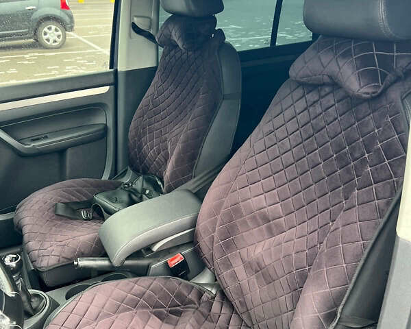 Синий Фольксваген Туран, объемом двигателя 1.97 л и пробегом 283 тыс. км за 7400 $, фото 27 на Automoto.ua