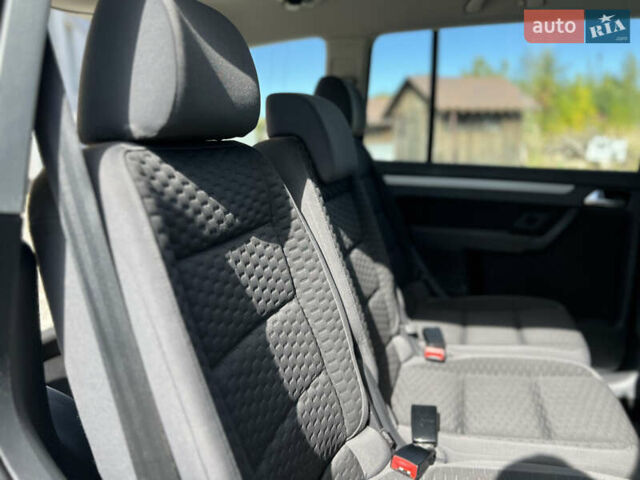 Синий Фольксваген Туран, объемом двигателя 1.4 л и пробегом 260 тыс. км за 6750 $, фото 64 на Automoto.ua