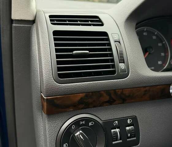 Синий Фольксваген Туран, объемом двигателя 1.4 л и пробегом 203 тыс. км за 6700 $, фото 7 на Automoto.ua