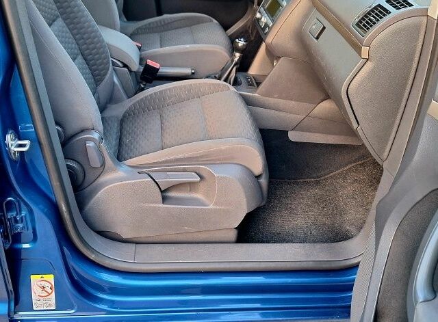 Синий Фольксваген Туран, объемом двигателя 1.9 л и пробегом 250 тыс. км за 7500 $, фото 15 на Automoto.ua