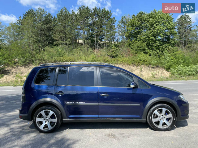 Синий Фольксваген Туран, объемом двигателя 1.97 л и пробегом 320 тыс. км за 8800 $, фото 3 на Automoto.ua