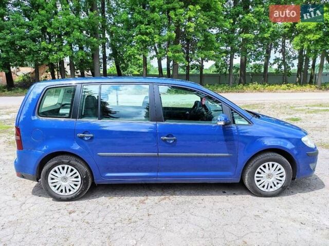 Синий Фольксваген Туран, объемом двигателя 1.6 л и пробегом 267 тыс. км за 6700 $, фото 2 на Automoto.ua