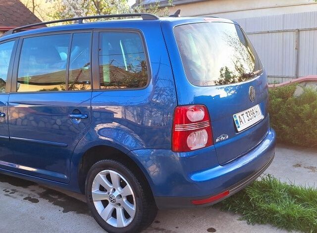 Синий Фольксваген Туран, объемом двигателя 1.9 л и пробегом 250 тыс. км за 7500 $, фото 2 на Automoto.ua