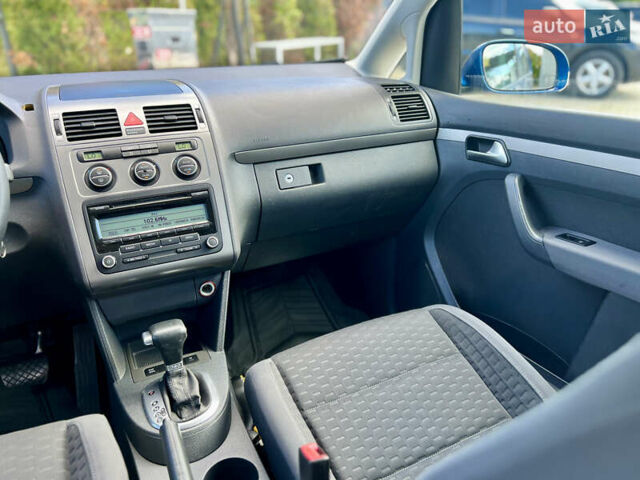 Синий Фольксваген Туран, объемом двигателя 1.4 л и пробегом 260 тыс. км за 6750 $, фото 58 на Automoto.ua