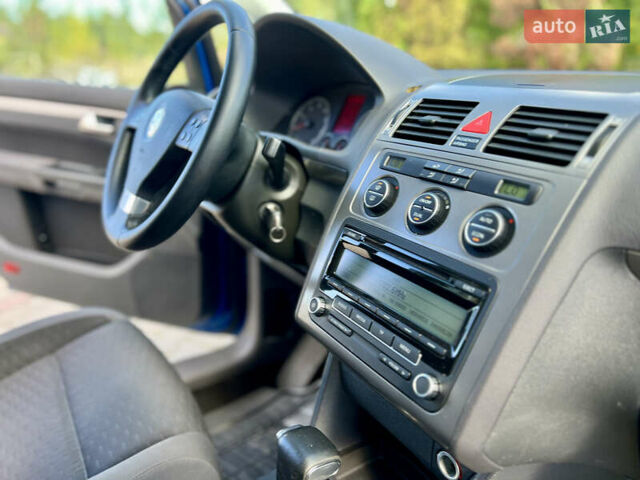 Синий Фольксваген Туран, объемом двигателя 1.4 л и пробегом 260 тыс. км за 6750 $, фото 71 на Automoto.ua