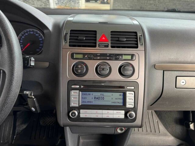 Синий Фольксваген Туран, объемом двигателя 1.4 л и пробегом 241 тыс. км за 6399 $, фото 12 на Automoto.ua