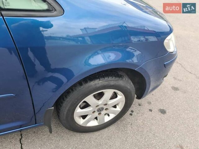 Синий Фольксваген Туран, объемом двигателя 1.6 л и пробегом 270 тыс. км за 6900 $, фото 3 на Automoto.ua