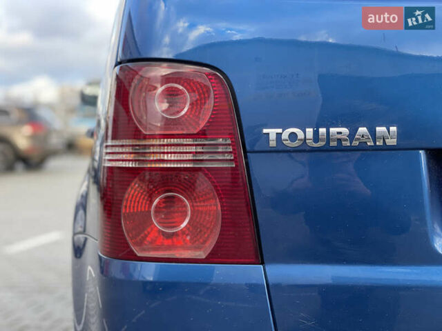 Синий Фольксваген Туран, объемом двигателя 1.6 л и пробегом 268 тыс. км за 6399 $, фото 16 на Automoto.ua