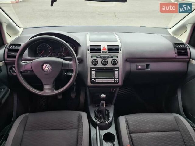 Синий Фольксваген Туран, объемом двигателя 1.6 л и пробегом 270 тыс. км за 6900 $, фото 20 на Automoto.ua