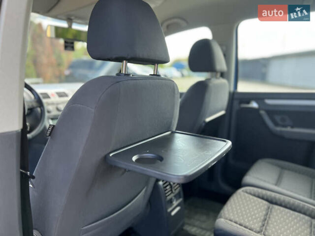 Синий Фольксваген Туран, объемом двигателя 1.4 л и пробегом 260 тыс. км за 6750 $, фото 52 на Automoto.ua