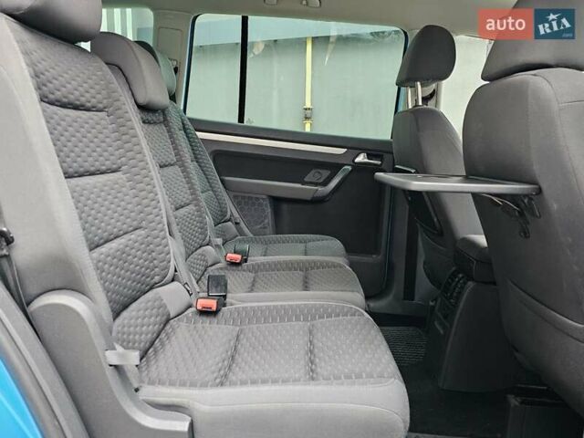 Синий Фольксваген Туран, объемом двигателя 1.6 л и пробегом 237 тыс. км за 6500 $, фото 11 на Automoto.ua