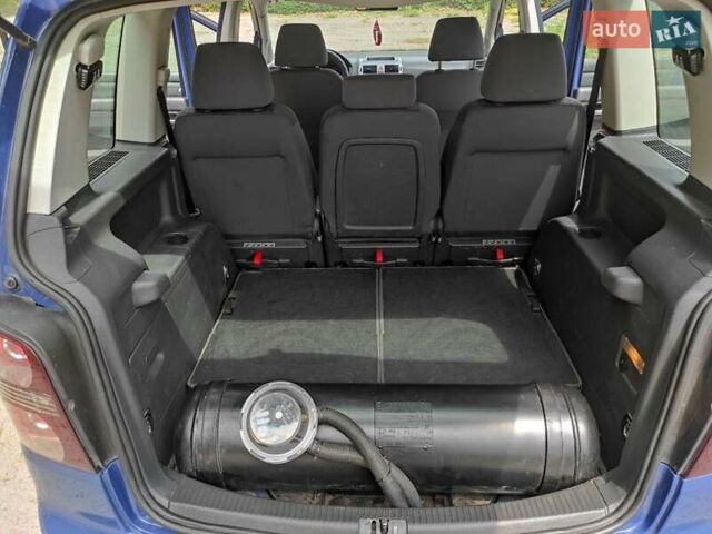 Синий Фольксваген Туран, объемом двигателя 1.6 л и пробегом 267 тыс. км за 6700 $, фото 14 на Automoto.ua