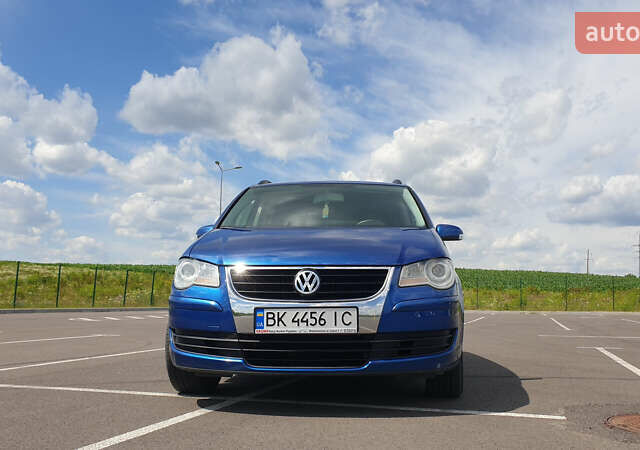 Синій Фольксваген Туран, об'ємом двигуна 1.4 л та пробігом 280 тис. км за 5888 $, фото 2 на Automoto.ua
