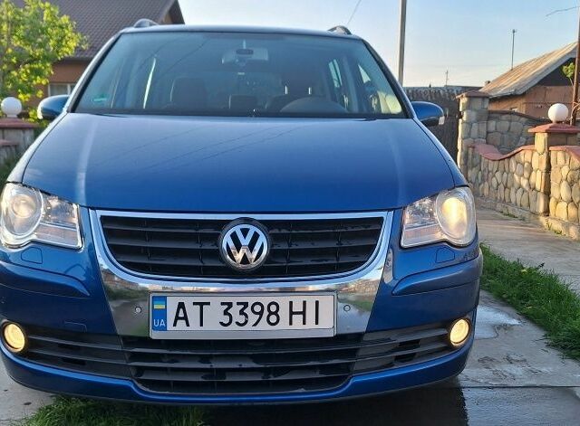 Синий Фольксваген Туран, объемом двигателя 1.9 л и пробегом 250 тыс. км за 7500 $, фото 6 на Automoto.ua