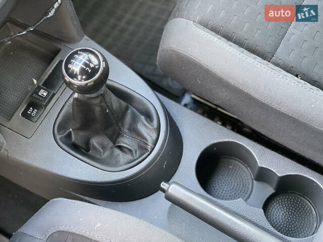 Синий Фольксваген Туран, объемом двигателя 1.6 л и пробегом 268 тыс. км за 6399 $, фото 24 на Automoto.ua