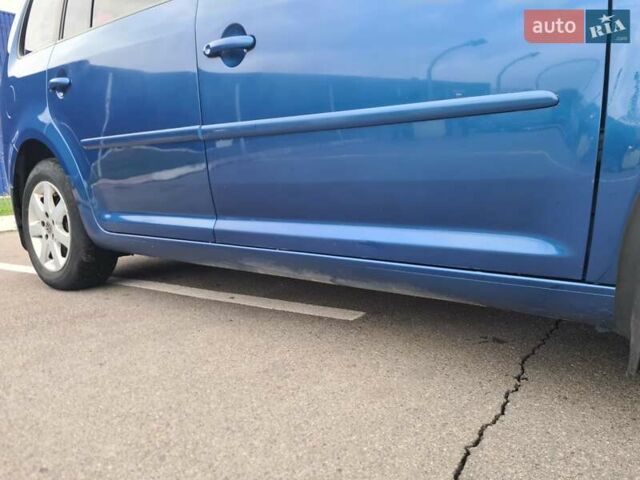 Синий Фольксваген Туран, объемом двигателя 1.6 л и пробегом 270 тыс. км за 6900 $, фото 11 на Automoto.ua