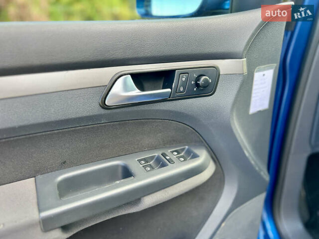 Синий Фольксваген Туран, объемом двигателя 1.4 л и пробегом 260 тыс. км за 6750 $, фото 38 на Automoto.ua