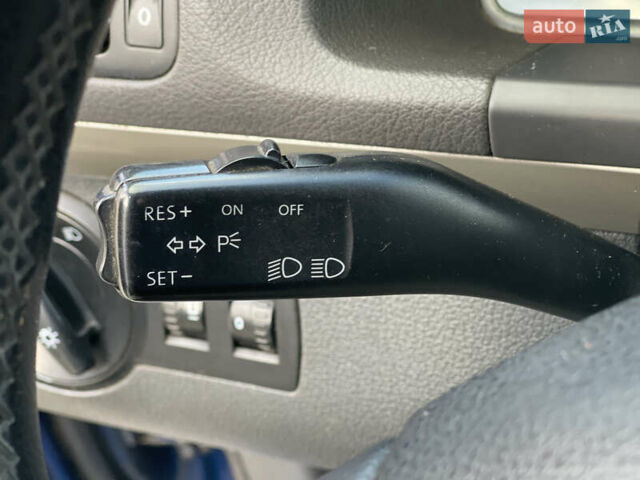 Синий Фольксваген Туран, объемом двигателя 1.6 л и пробегом 268 тыс. км за 6399 $, фото 28 на Automoto.ua