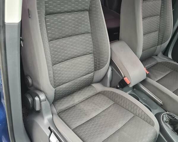 Синий Фольксваген Туран, объемом двигателя 1.6 л и пробегом 270 тыс. км за 6900 $, фото 23 на Automoto.ua