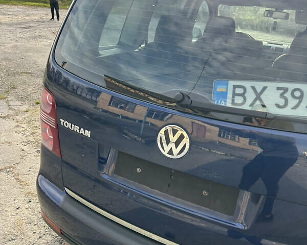 Синий Фольксваген Туран, объемом двигателя 1.4 л и пробегом 237 тыс. км за 6000 $, фото 18 на Automoto.ua