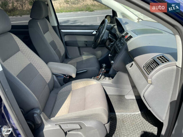 Синий Фольксваген Туран, объемом двигателя 1.97 л и пробегом 320 тыс. км за 8800 $, фото 16 на Automoto.ua