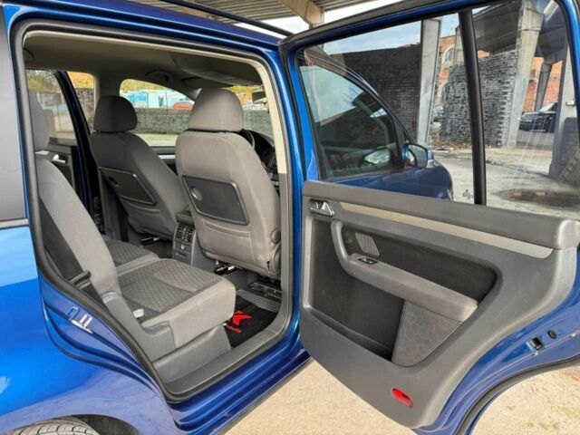 Синий Фольксваген Туран, объемом двигателя 1.4 л и пробегом 241 тыс. км за 6399 $, фото 18 на Automoto.ua