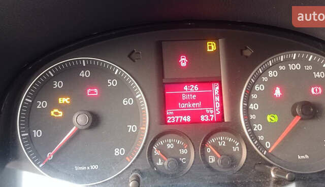 Синий Фольксваген Туран, объемом двигателя 1.4 л и пробегом 237 тыс. км за 6000 $, фото 48 на Automoto.ua