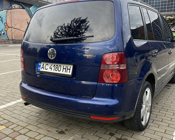 Синий Фольксваген Туран, объемом двигателя 1.97 л и пробегом 283 тыс. км за 7400 $, фото 2 на Automoto.ua