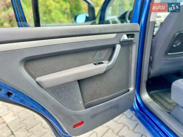 Синий Фольксваген Туран, объемом двигателя 1.4 л и пробегом 260 тыс. км за 6750 $, фото 49 на Automoto.ua