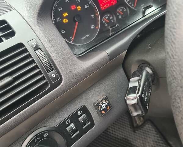 Синий Фольксваген Туран, объемом двигателя 1.6 л и пробегом 270 тыс. км за 6900 $, фото 28 на Automoto.ua