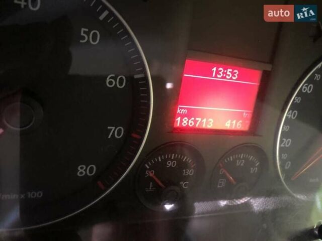 Синий Фольксваген Туран, объемом двигателя 1.6 л и пробегом 186 тыс. км за 8300 $, фото 9 на Automoto.ua