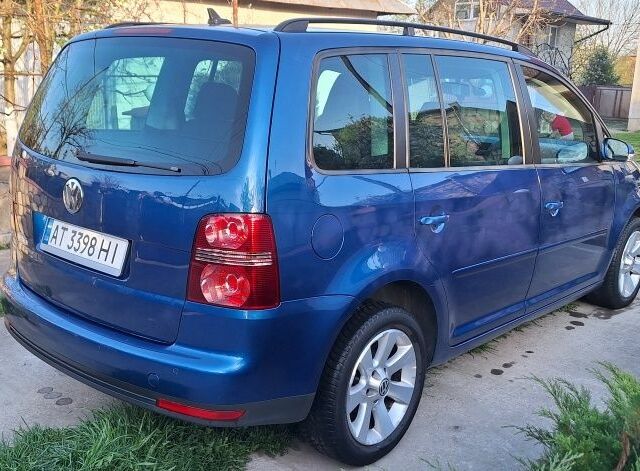 Синий Фольксваген Туран, объемом двигателя 1.9 л и пробегом 250 тыс. км за 7500 $, фото 3 на Automoto.ua