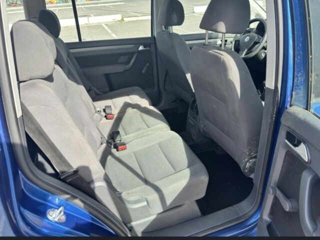 Синий Фольксваген Туран, объемом двигателя 1.9 л и пробегом 230 тыс. км за 4500 $, фото 6 на Automoto.ua