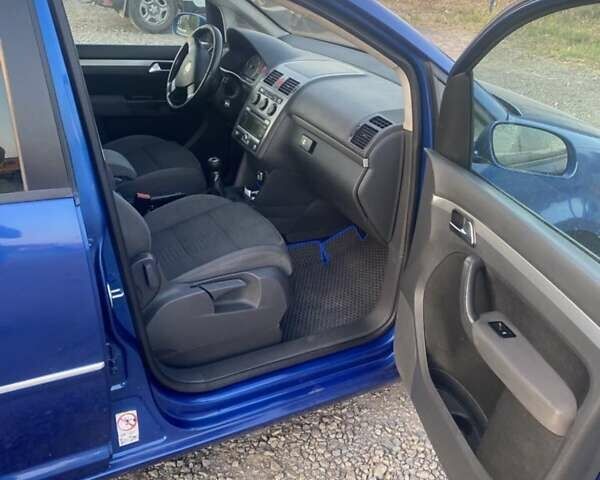 Синий Фольксваген Туран, объемом двигателя 1.9 л и пробегом 292 тыс. км за 8000 $, фото 7 на Automoto.ua