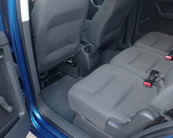 Синий Фольксваген Туран, объемом двигателя 1.6 л и пробегом 280 тыс. км за 6700 $, фото 4 на Automoto.ua