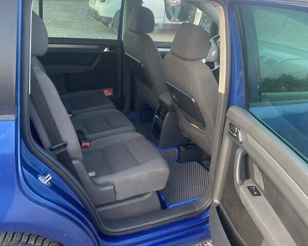 Синий Фольксваген Туран, объемом двигателя 1.9 л и пробегом 292 тыс. км за 8000 $, фото 8 на Automoto.ua