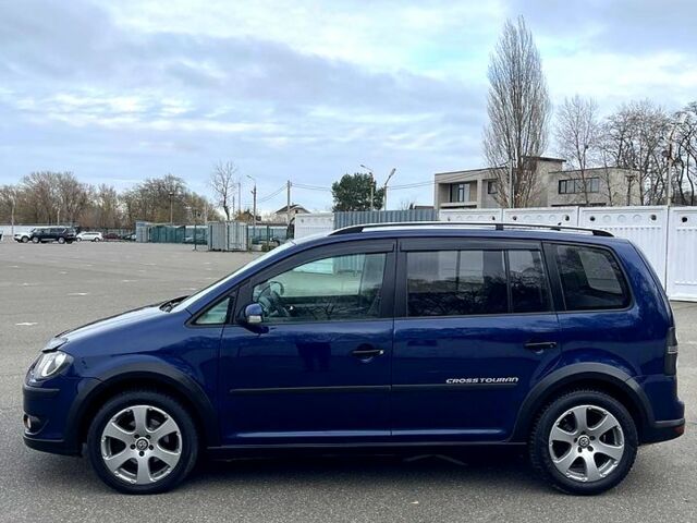 Синий Фольксваген Туран, объемом двигателя 1.4 л и пробегом 198 тыс. км за 6750 $, фото 2 на Automoto.ua