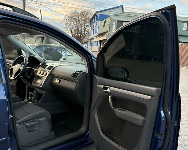 Синій Фольксваген Туран, об'ємом двигуна 1.97 л та пробігом 393 тис. км за 7300 $, фото 8 на Automoto.ua