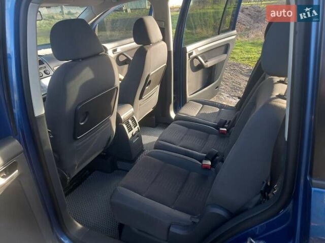 Синий Фольксваген Туран, объемом двигателя 1.9 л и пробегом 289 тыс. км за 8100 $, фото 25 на Automoto.ua