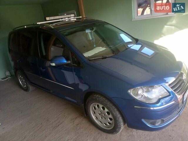 Синий Фольксваген Туран, объемом двигателя 1.9 л и пробегом 289 тыс. км за 8100 $, фото 1 на Automoto.ua