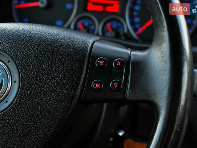 Синій Фольксваген Туран, об'ємом двигуна 2 л та пробігом 255 тис. км за 8400 $, фото 35 на Automoto.ua