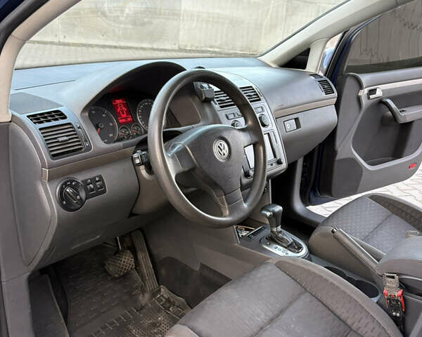 Синій Фольксваген Туран, об'ємом двигуна 1.97 л та пробігом 393 тис. км за 7300 $, фото 11 на Automoto.ua
