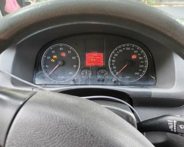 Синий Фольксваген Туран, объемом двигателя 1.6 л и пробегом 250 тыс. км за 7600 $, фото 7 на Automoto.ua