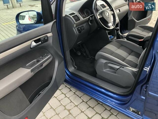 Синий Фольксваген Туран, объемом двигателя 1.6 л и пробегом 212 тыс. км за 7850 $, фото 44 на Automoto.ua