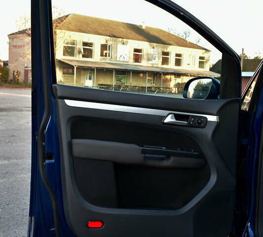 Синій Фольксваген Туран, об'ємом двигуна 2 л та пробігом 255 тис. км за 8400 $, фото 23 на Automoto.ua