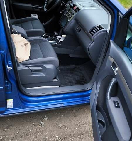 Синій Фольксваген Туран, об'ємом двигуна 2 л та пробігом 358 тис. км за 7500 $, фото 23 на Automoto.ua